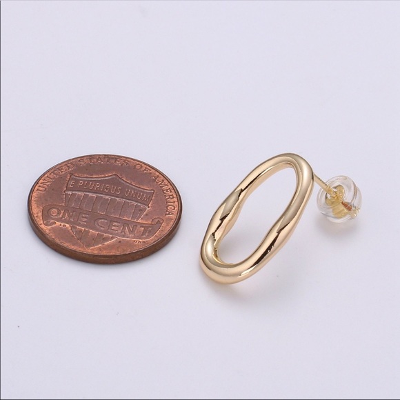 Ellips Design 18K Gold Stud Earring - Picture 3 of 4